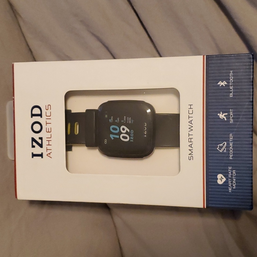 Izod Smartwatch with charger